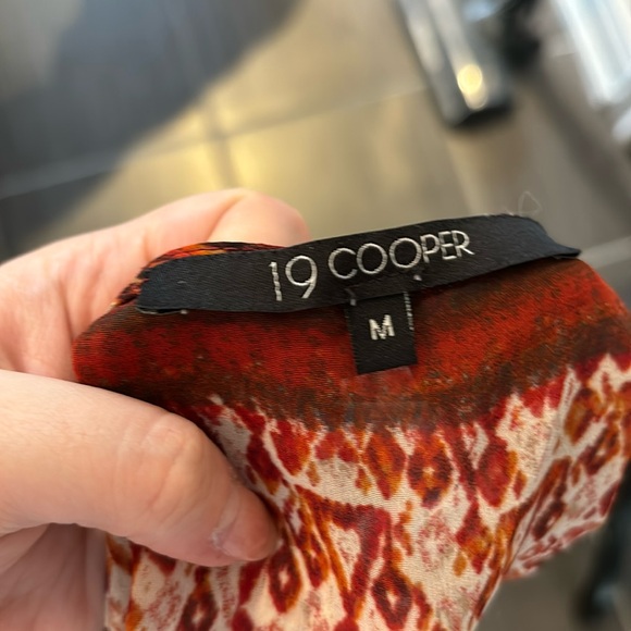 19 Cooper Sheer Size M Women’s Top - Picture 6 of 6